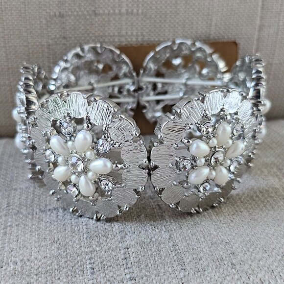 Monet Girls Bracelet PEARLS Forever Stretched Wrist Band Fashion Jewelry - Picture 4 of 15